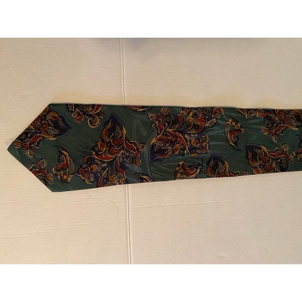 Ports International Mens Silk Tie Green Abstract Paisley Butterfly Hand Made